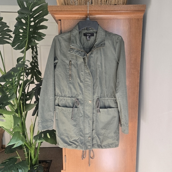 Forever 21 Jackets & Blazers - Forever 21 Green Utility Jacket with Collared Neckline